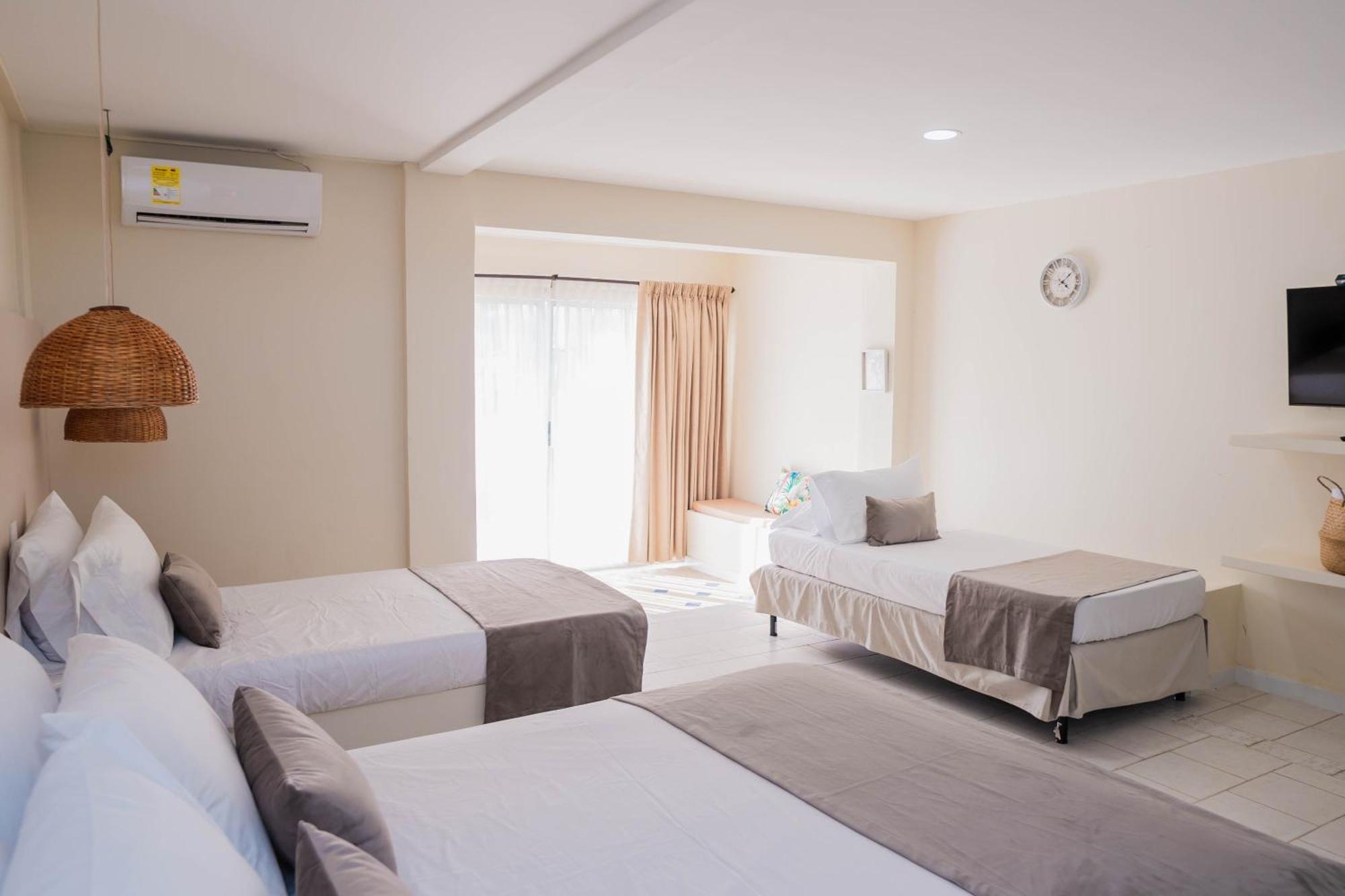 Suite Junior con vistas a la piscina